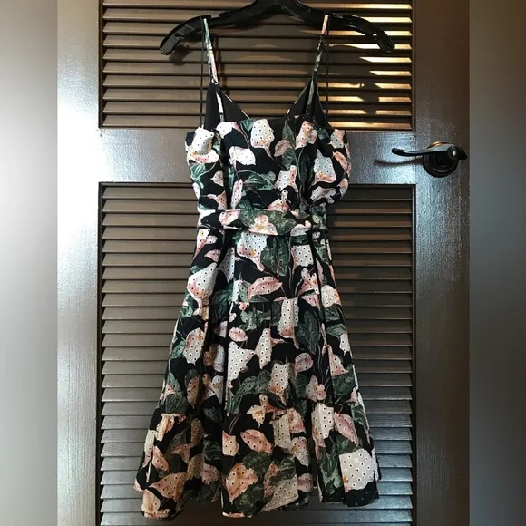 Express sundress for summer nights out - Picture 4 of 6